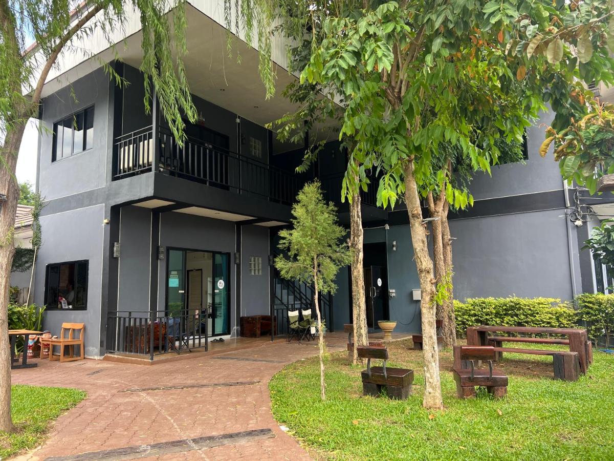 Kan Home Hotel Kanchanaburi Extérieur photo