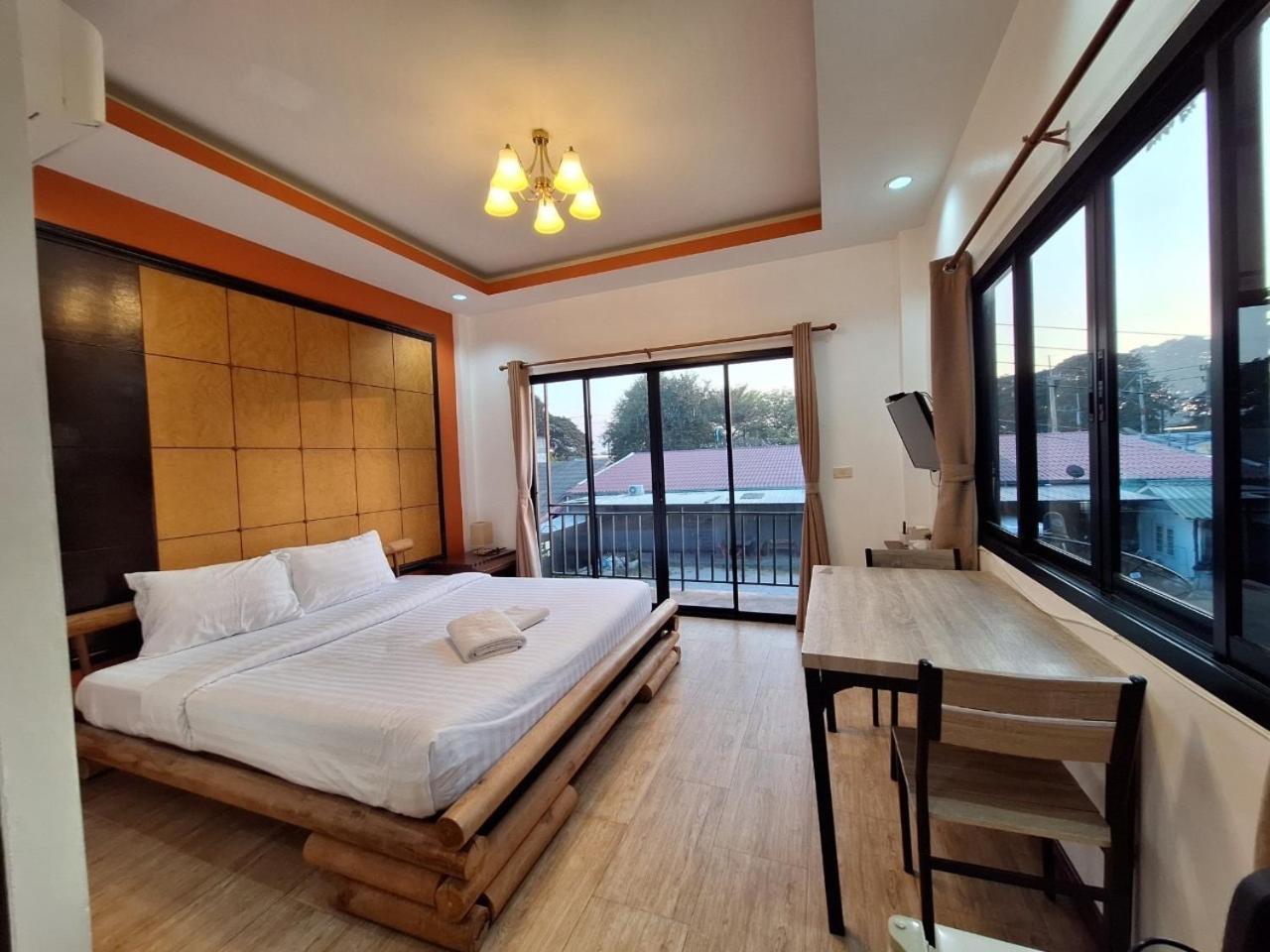 Kan Home Hotel Kanchanaburi Extérieur photo