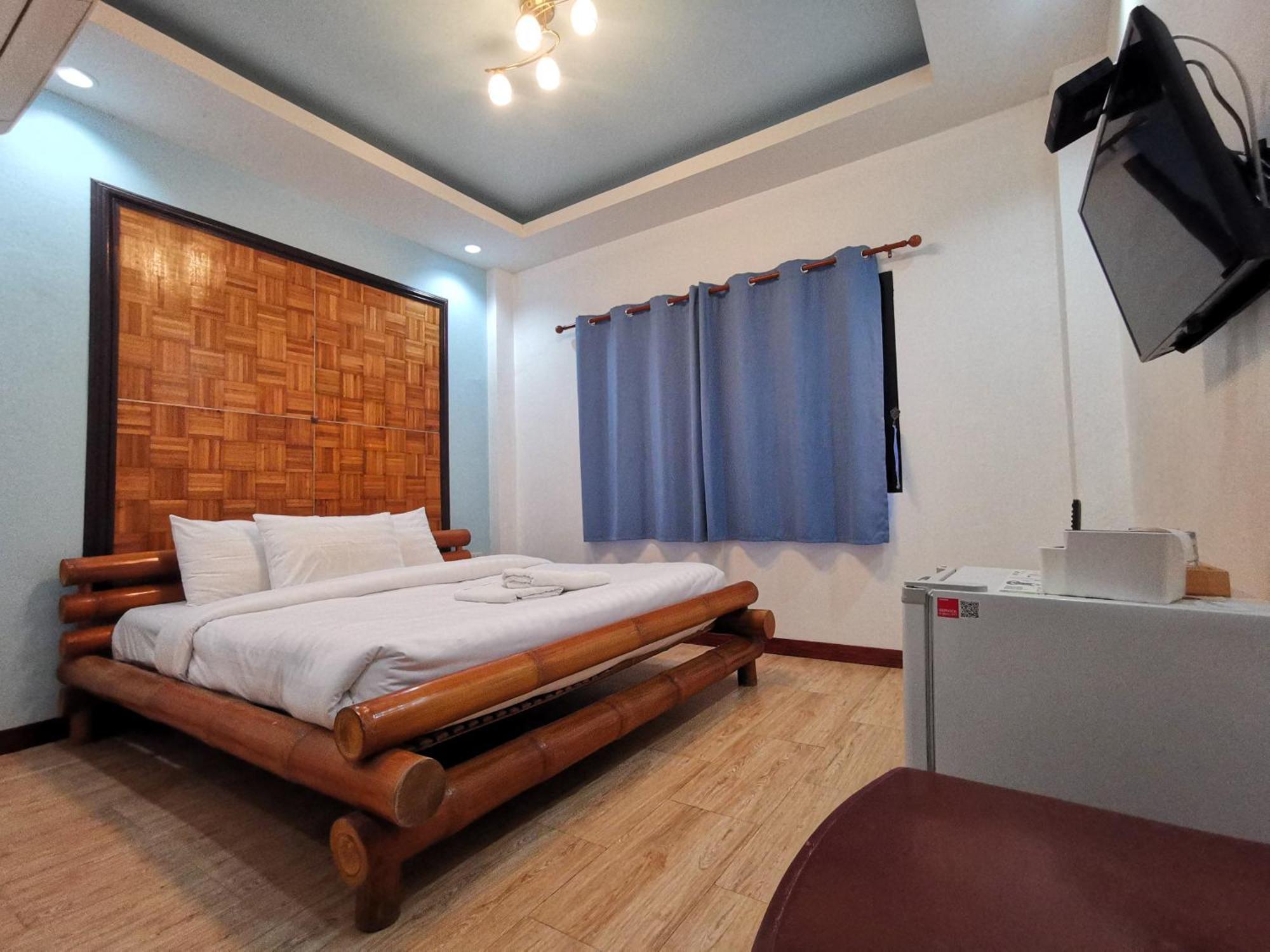 Kan Home Hotel Kanchanaburi Extérieur photo