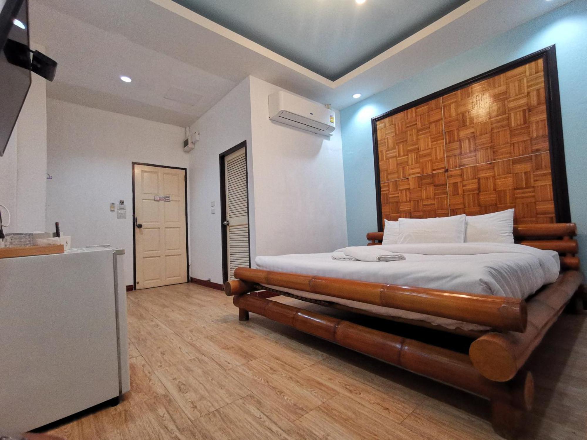 Kan Home Hotel Kanchanaburi Extérieur photo