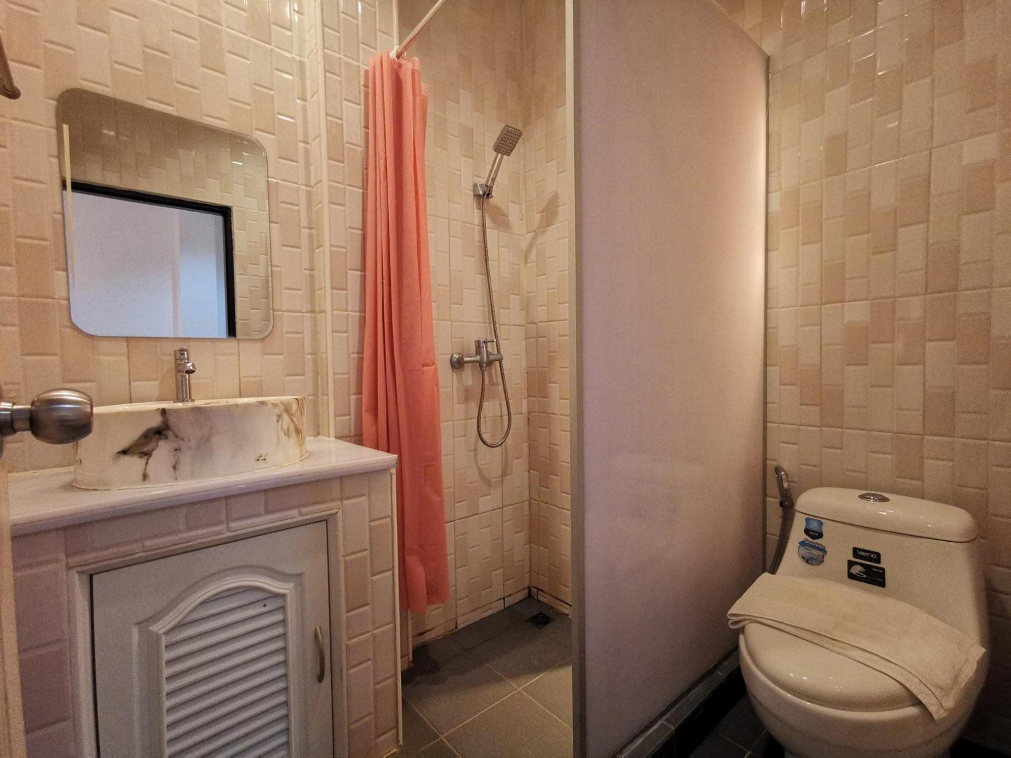 Kan Home Hotel Kanchanaburi Extérieur photo