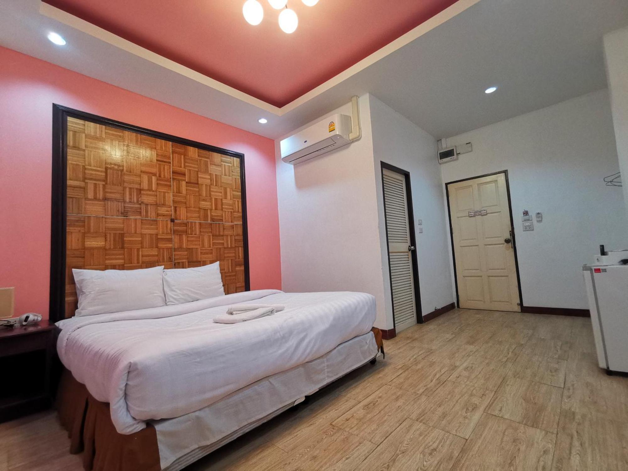 Kan Home Hotel Kanchanaburi Extérieur photo