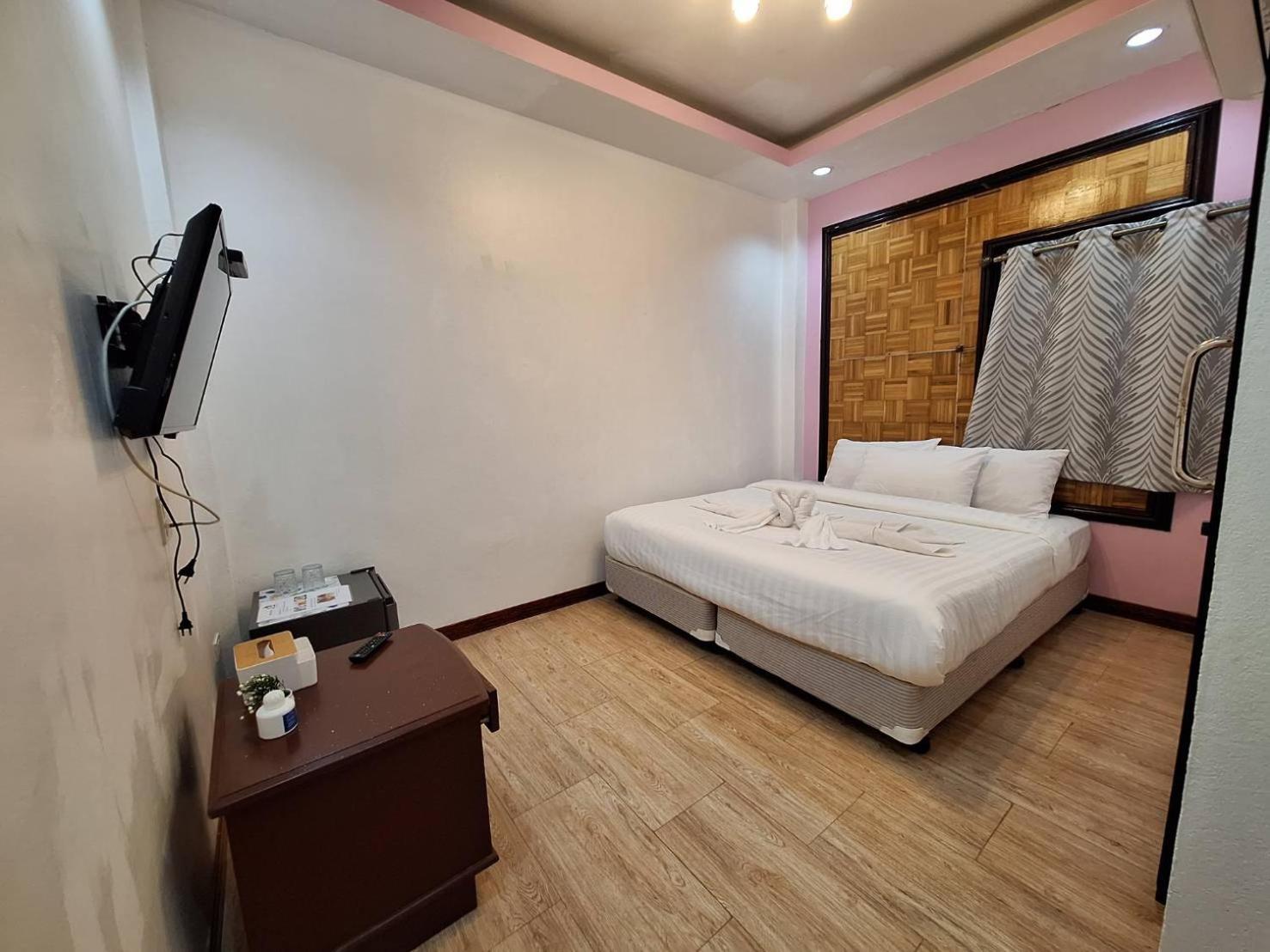 Kan Home Hotel Kanchanaburi Extérieur photo