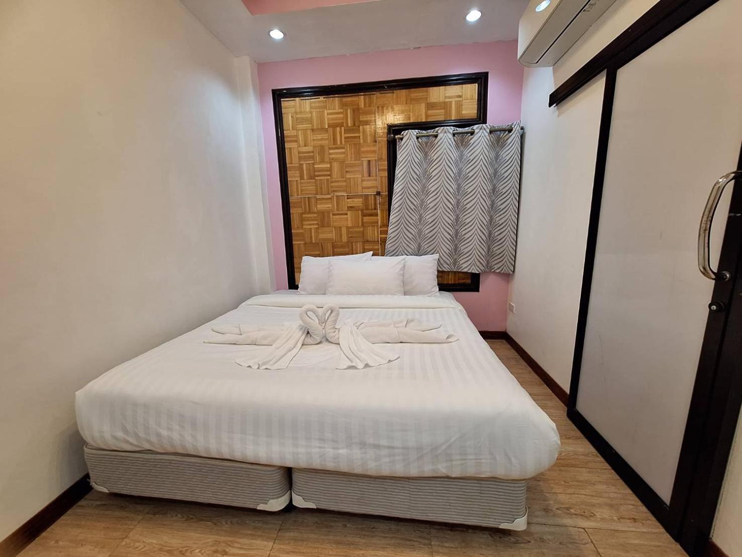 Kan Home Hotel Kanchanaburi Extérieur photo