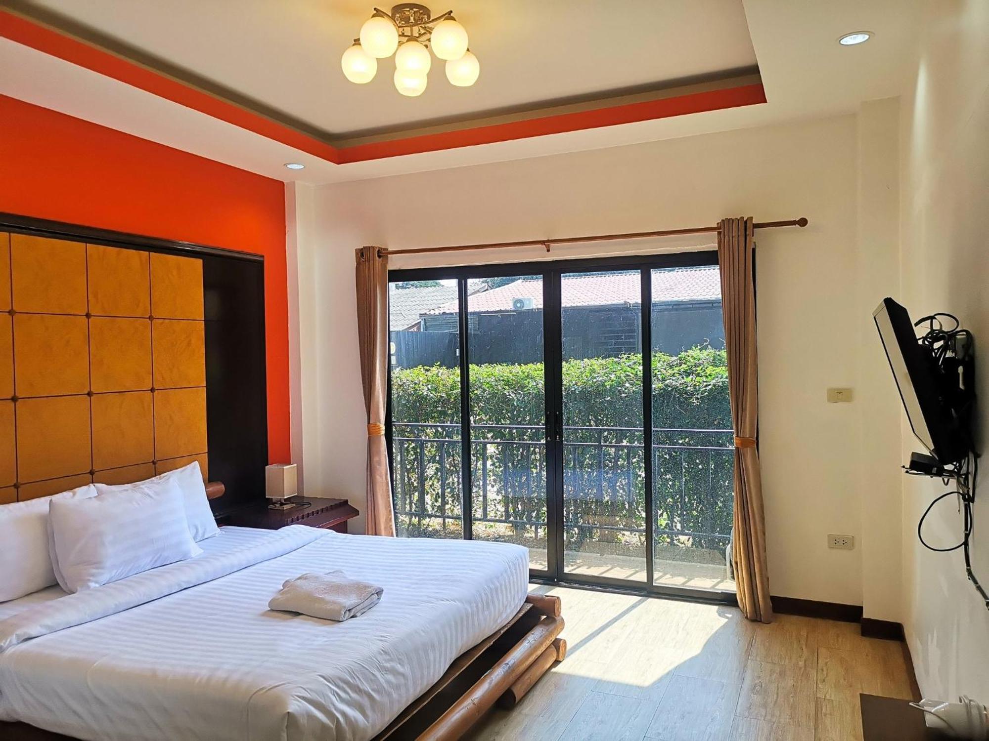 Kan Home Hotel Kanchanaburi Extérieur photo