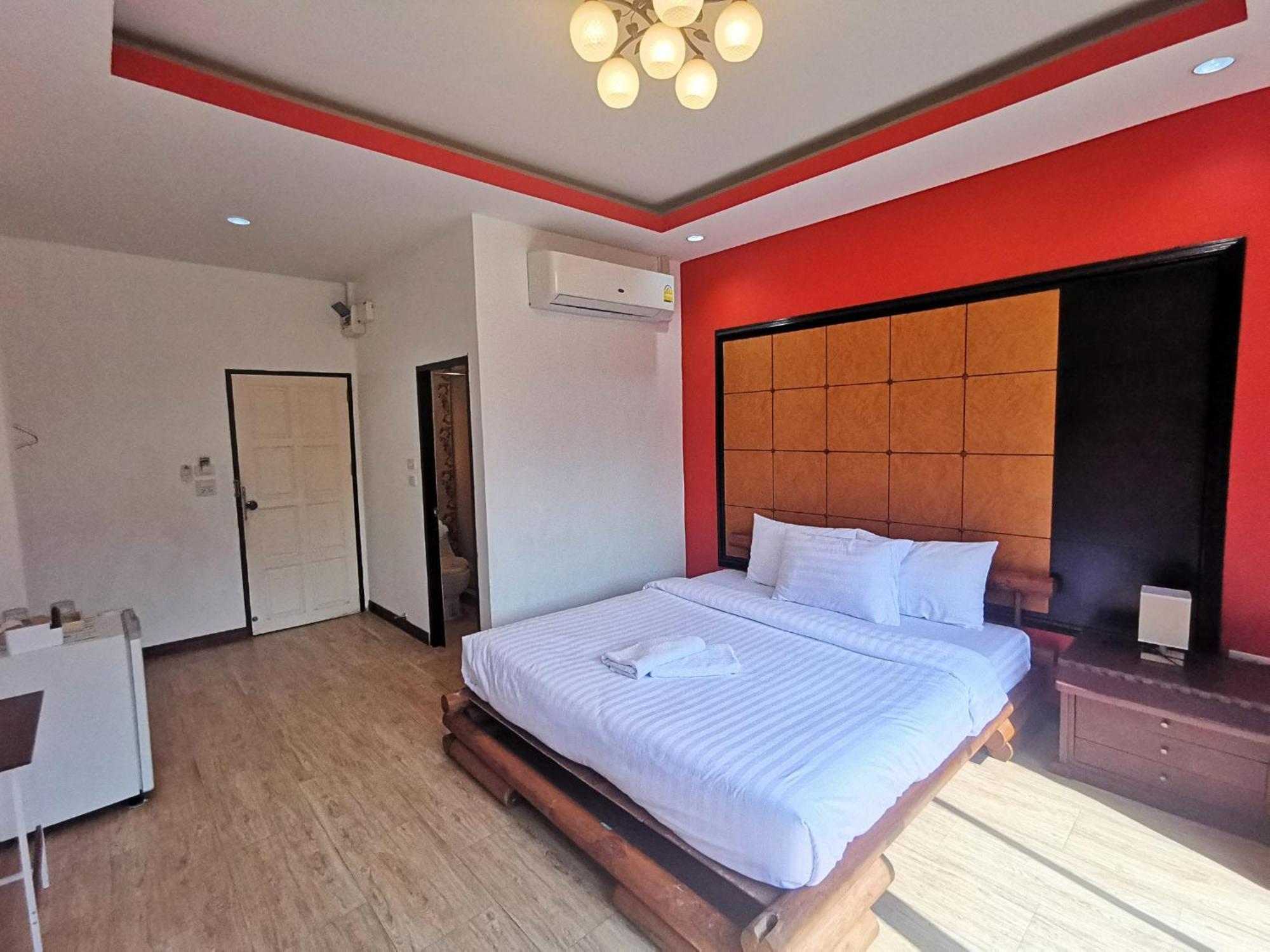 Kan Home Hotel Kanchanaburi Extérieur photo