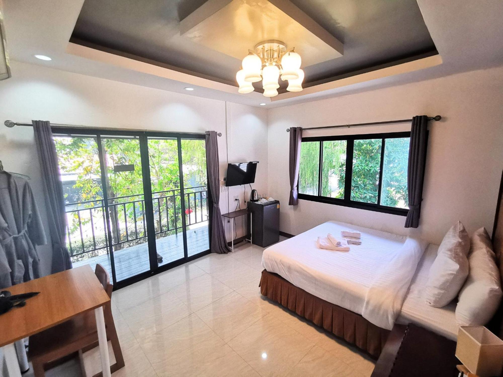 Kan Home Hotel Kanchanaburi Extérieur photo