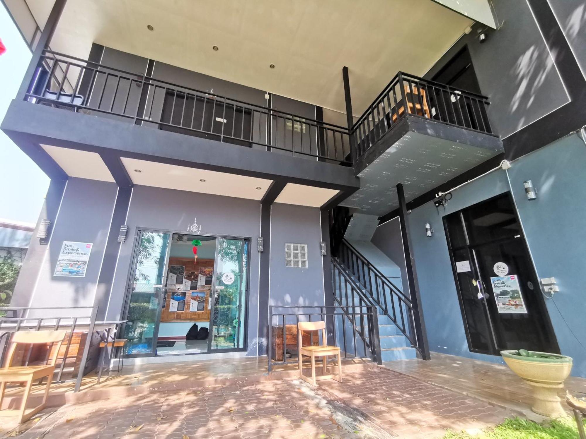 Kan Home Hotel Kanchanaburi Extérieur photo