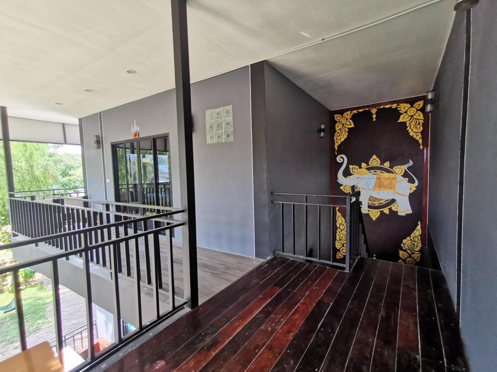 Kan Home Hotel Kanchanaburi Extérieur photo